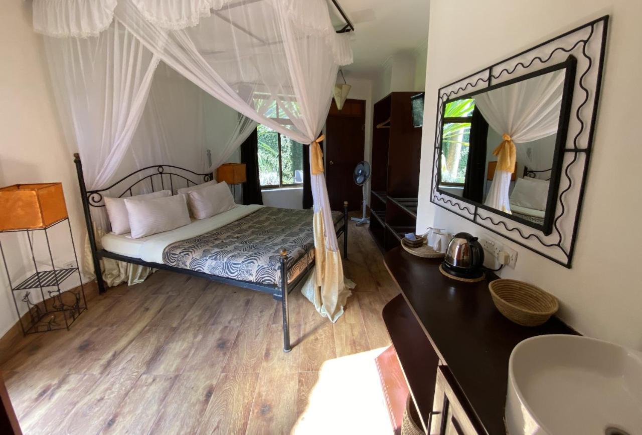 Ahadi Lodge อารูชา ภายนอก รูปภาพ
