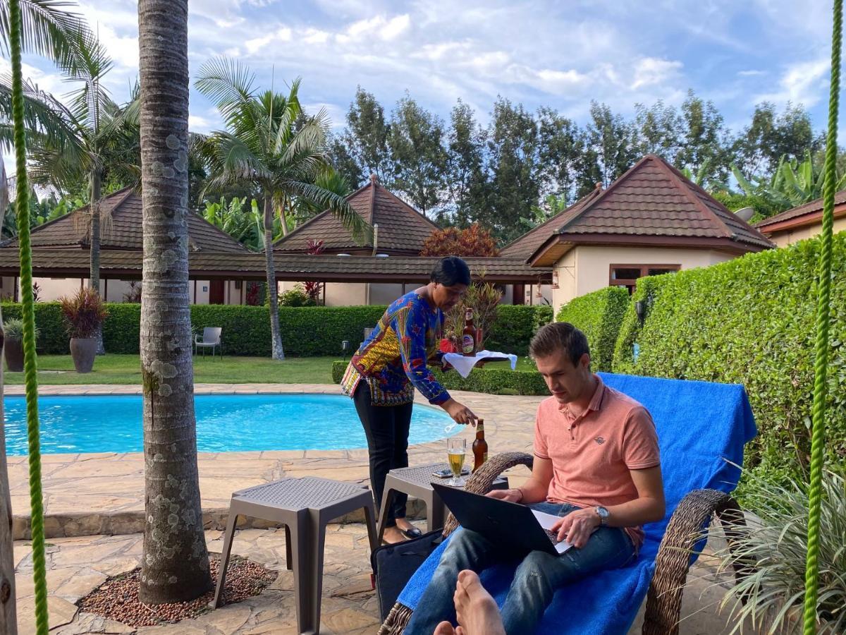 Ahadi Lodge อารูชา ภายนอก รูปภาพ